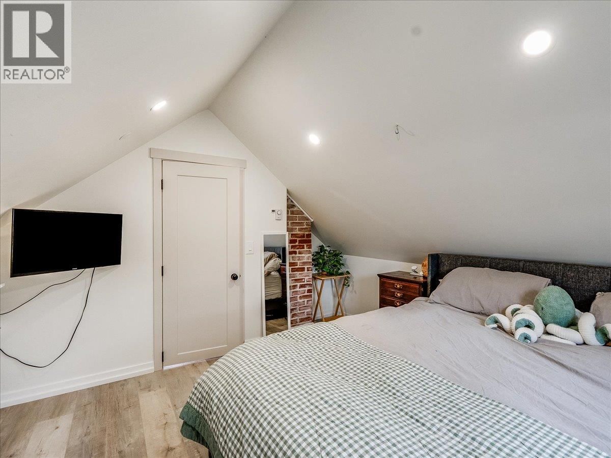 702 6TH STREET Image 38