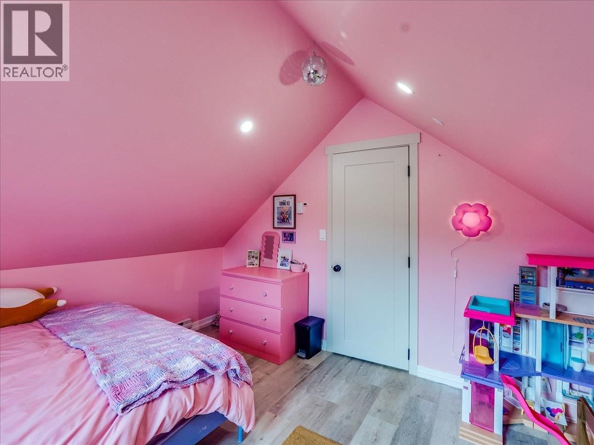 702 6TH STREET Image 40