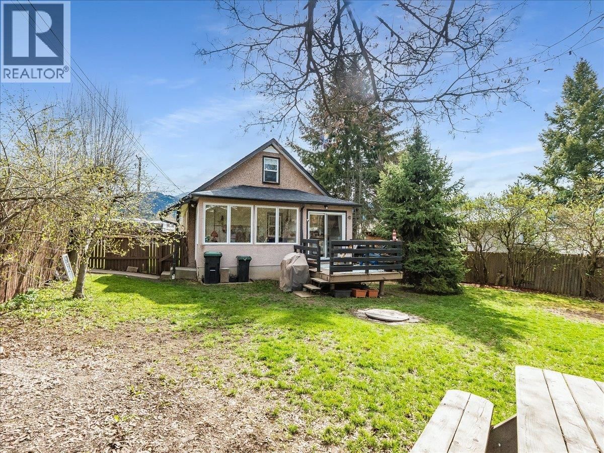 702 6TH STREET Image 51