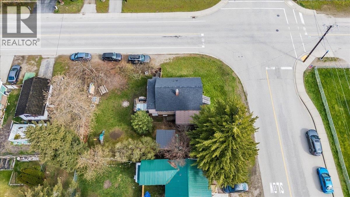 702 6TH STREET Image 60