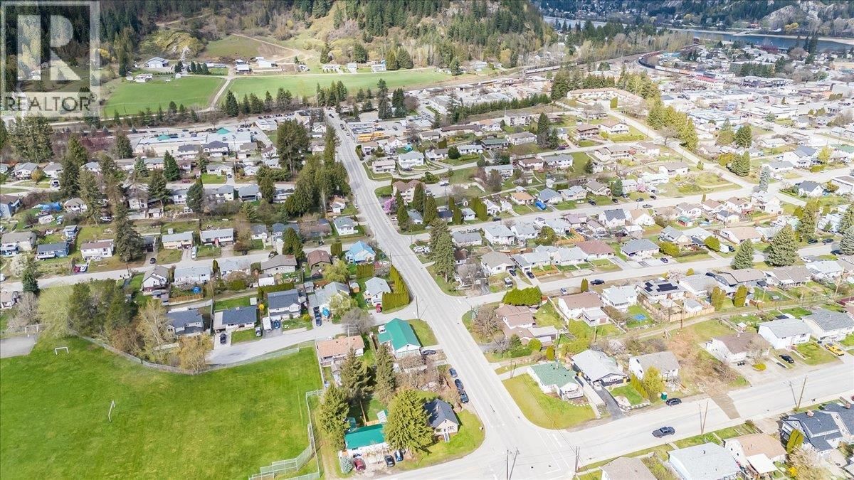 702 6TH STREET Image 67