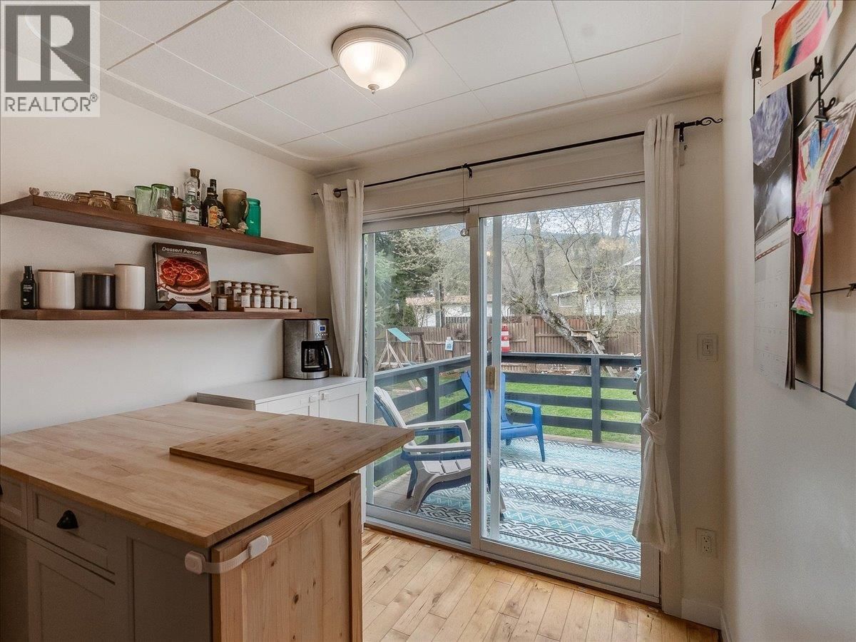 702 6TH STREET Image 8