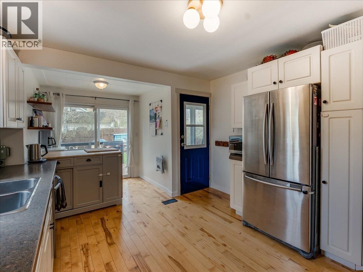 702 6TH STREET Image 9