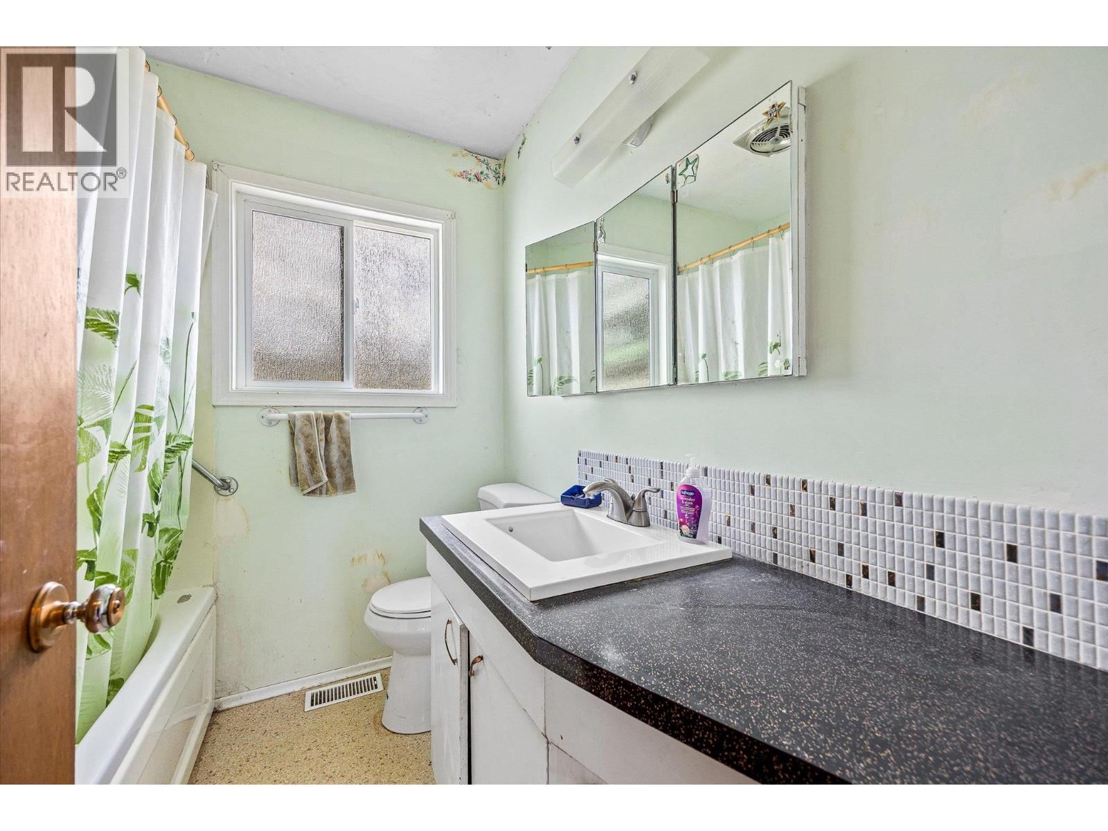 945 KENNEDY STREET Image 21