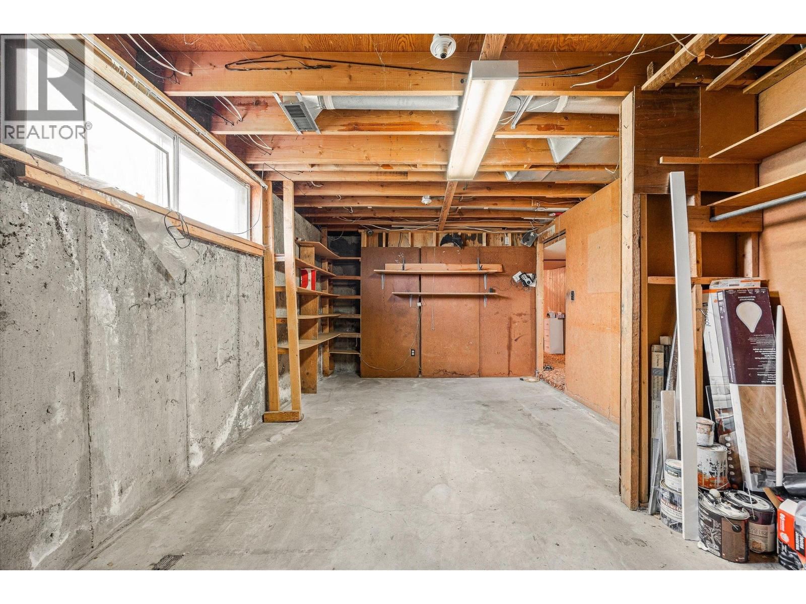 945 KENNEDY STREET Image 32