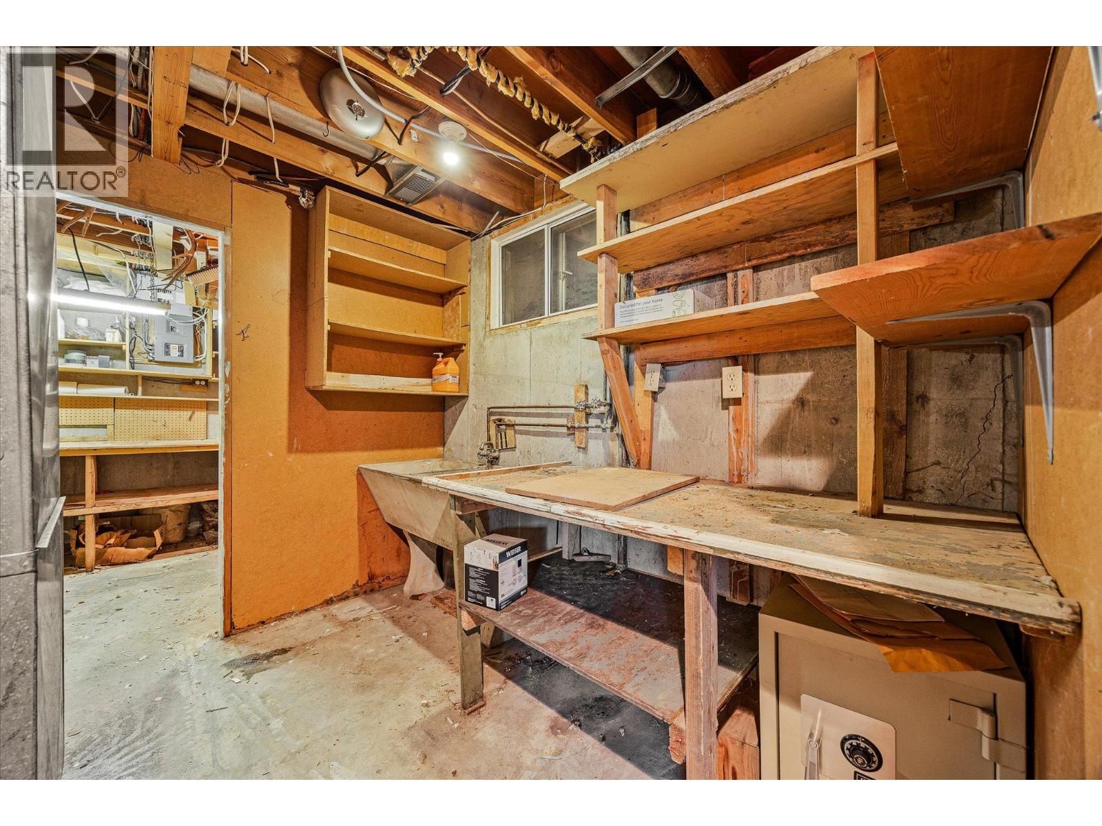 945 KENNEDY STREET Image 33