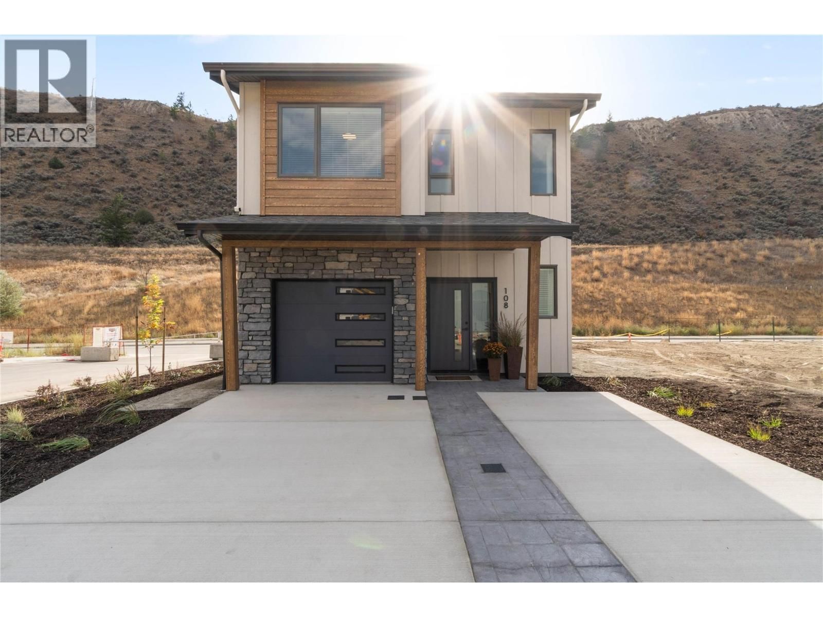 108 - 3580 VALLEYVIEW DRIVE Image 1