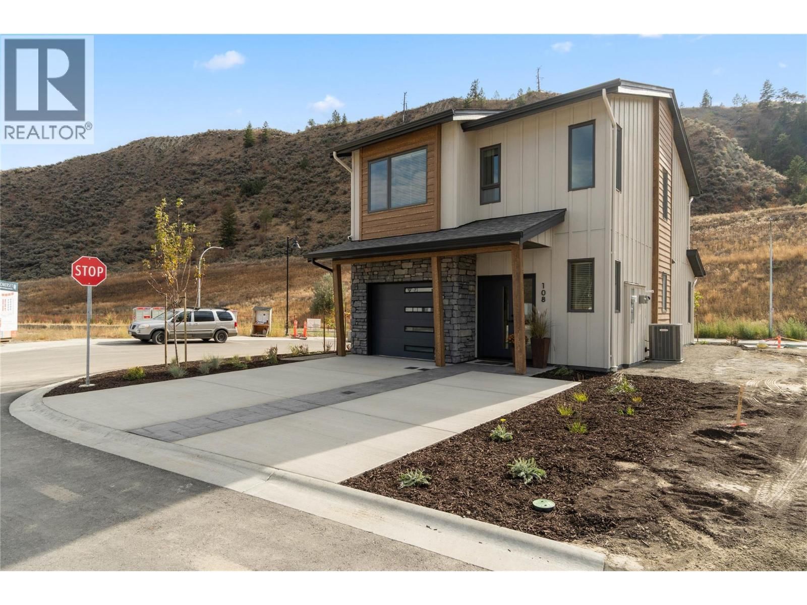 108 - 3580 VALLEYVIEW DRIVE Image 23