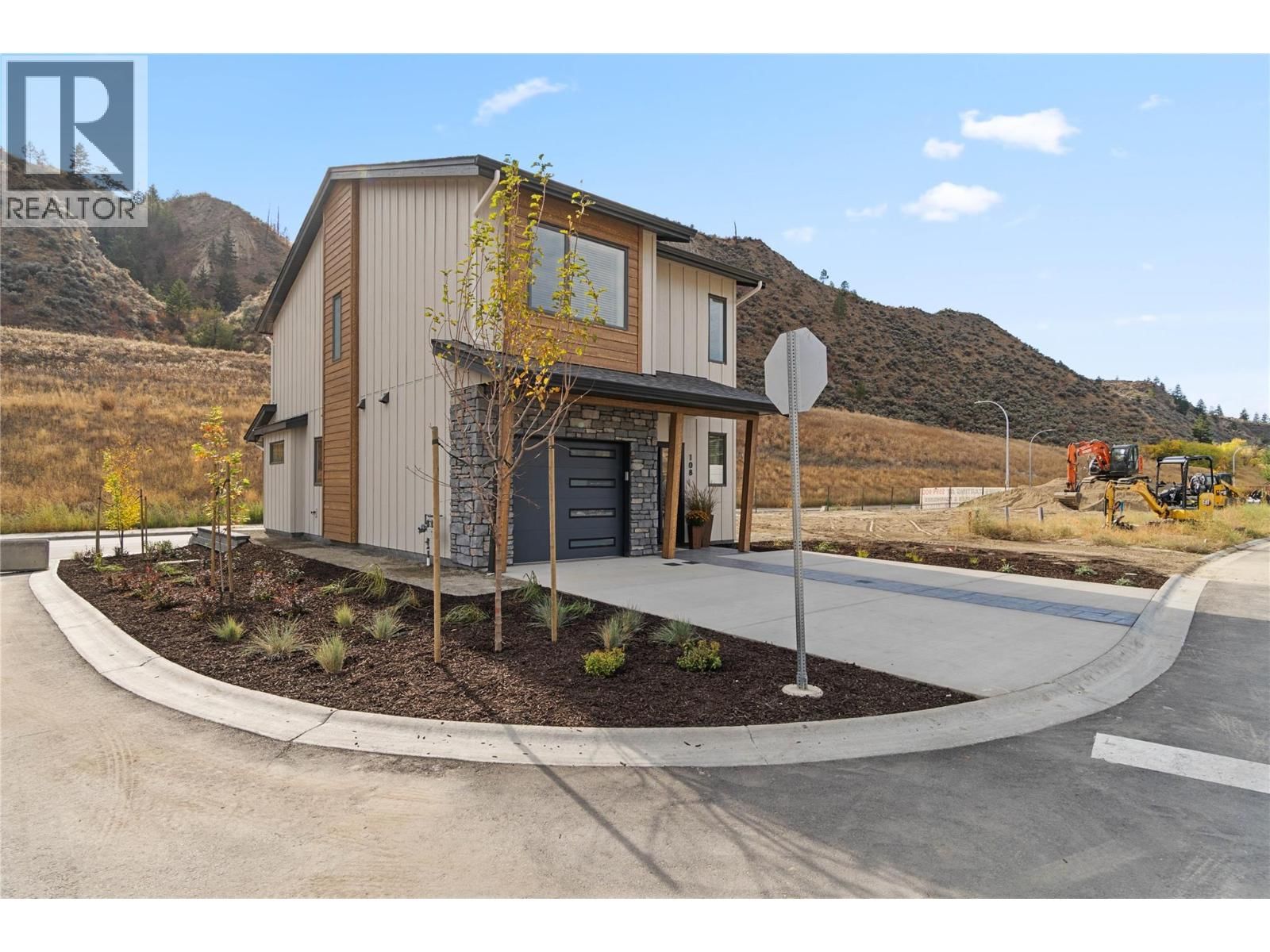 108 - 3580 VALLEYVIEW DRIVE Image 26