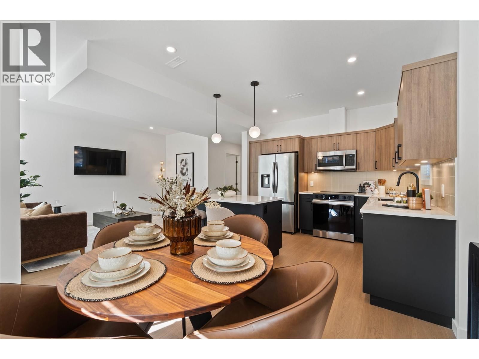 108 - 3580 VALLEYVIEW DRIVE Image 3