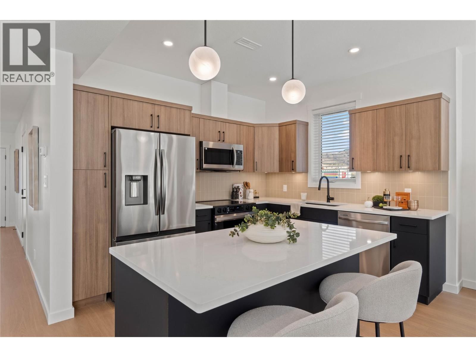 108 - 3580 VALLEYVIEW DRIVE Image 5