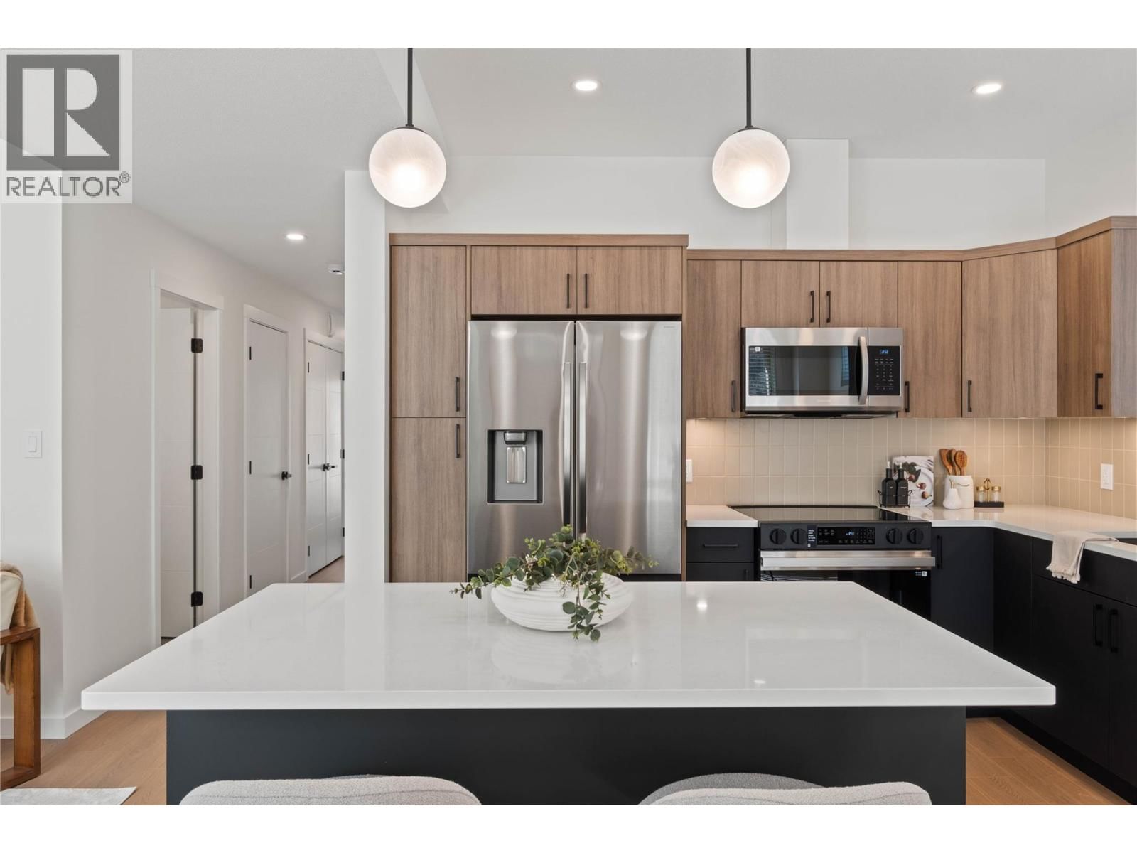 108 - 3580 VALLEYVIEW DRIVE Image 8