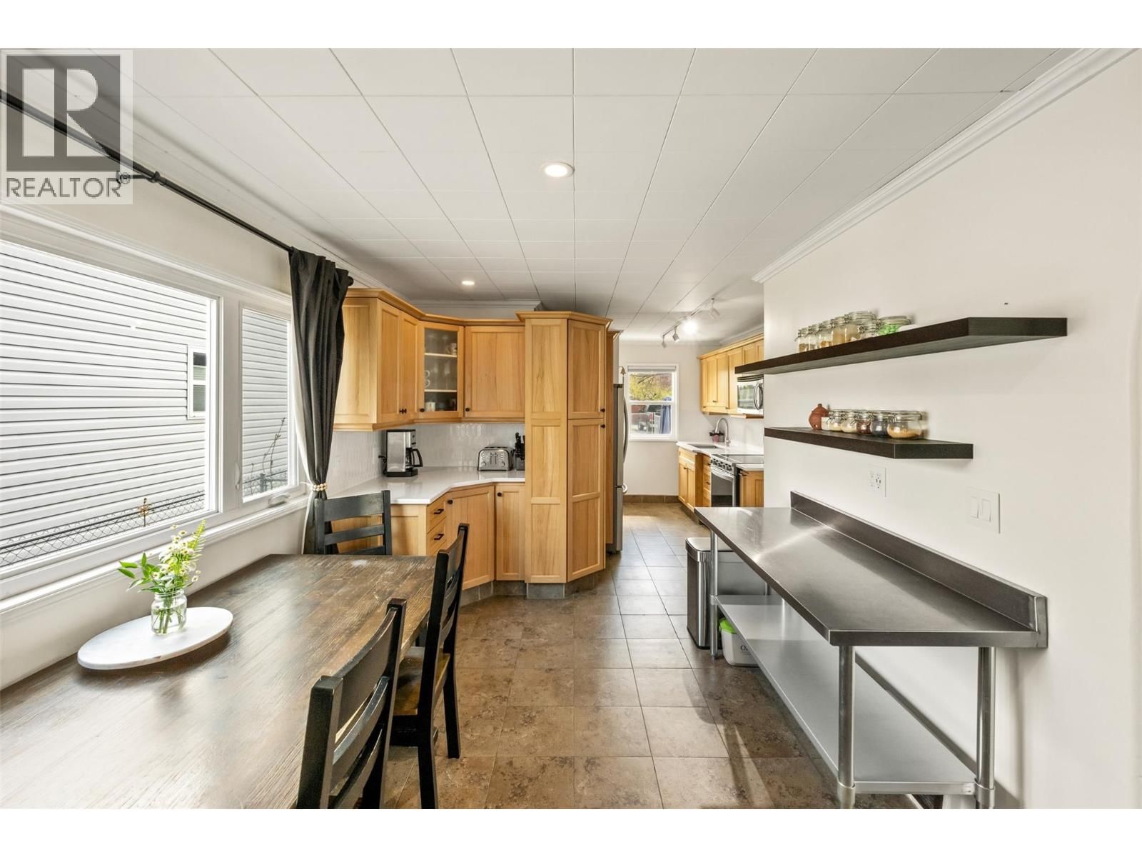 6437 BADGER STREET Image 11