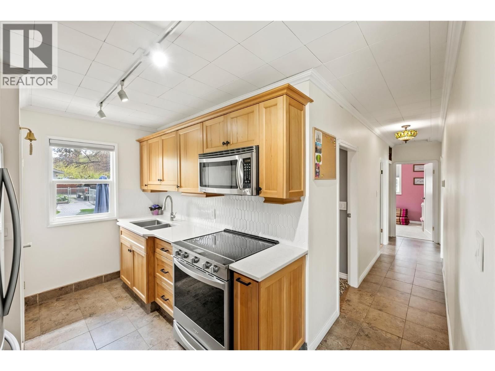 6437 BADGER STREET Image 14