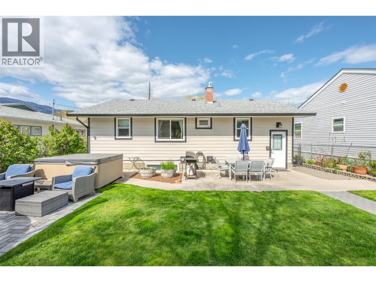 6437 BADGER STREET Image 2