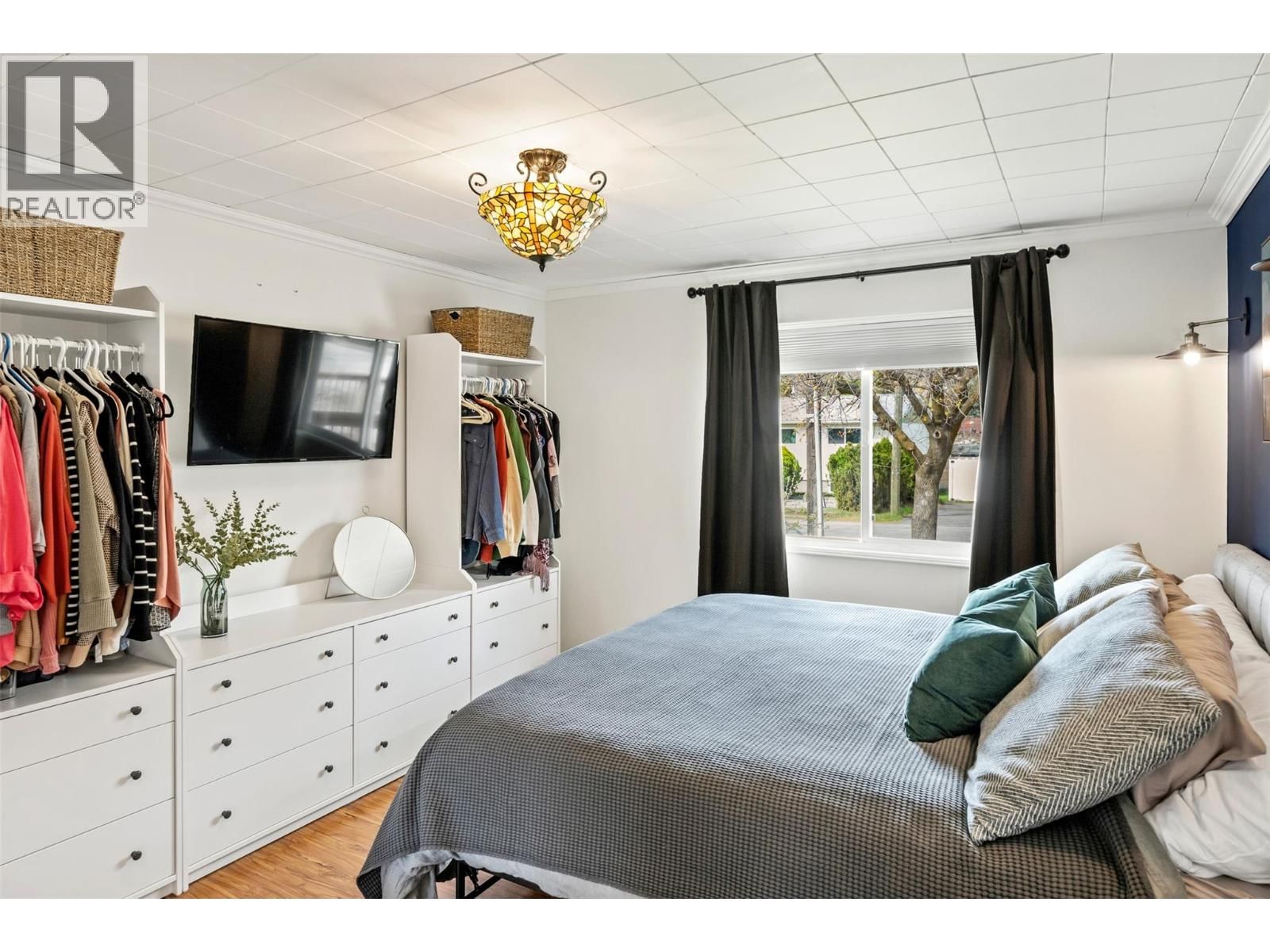 6437 BADGER STREET Image 20