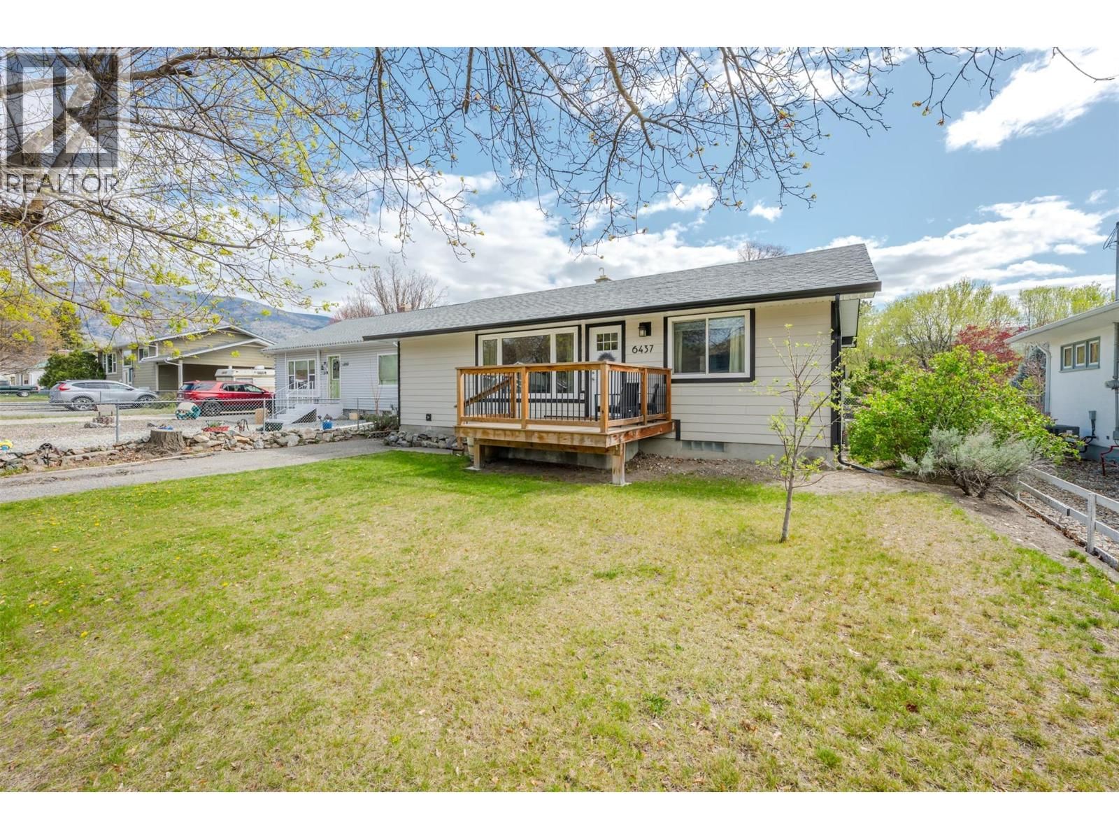 6437 BADGER STREET Image 24