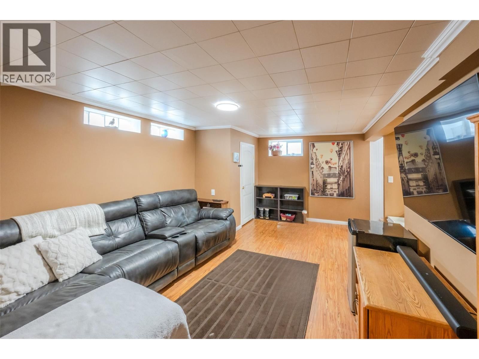 6437 BADGER STREET Image 29