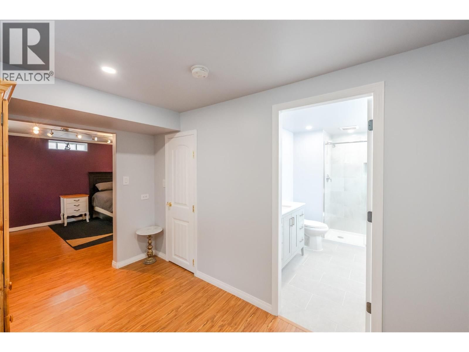 6437 BADGER STREET Image 32