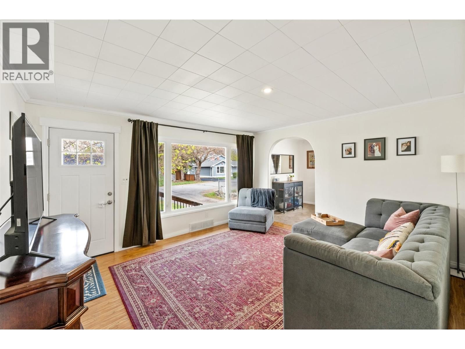 6437 BADGER STREET Image 4