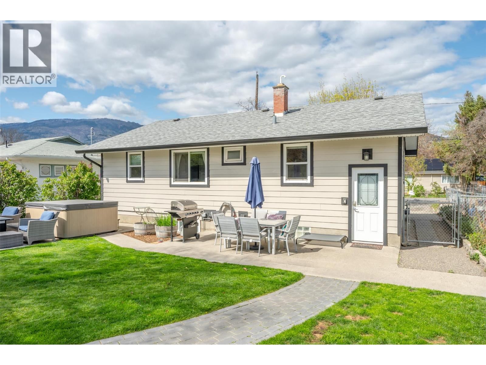 6437 BADGER STREET Image 41