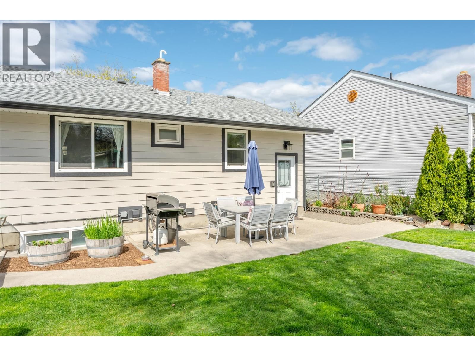 6437 BADGER STREET Image 44