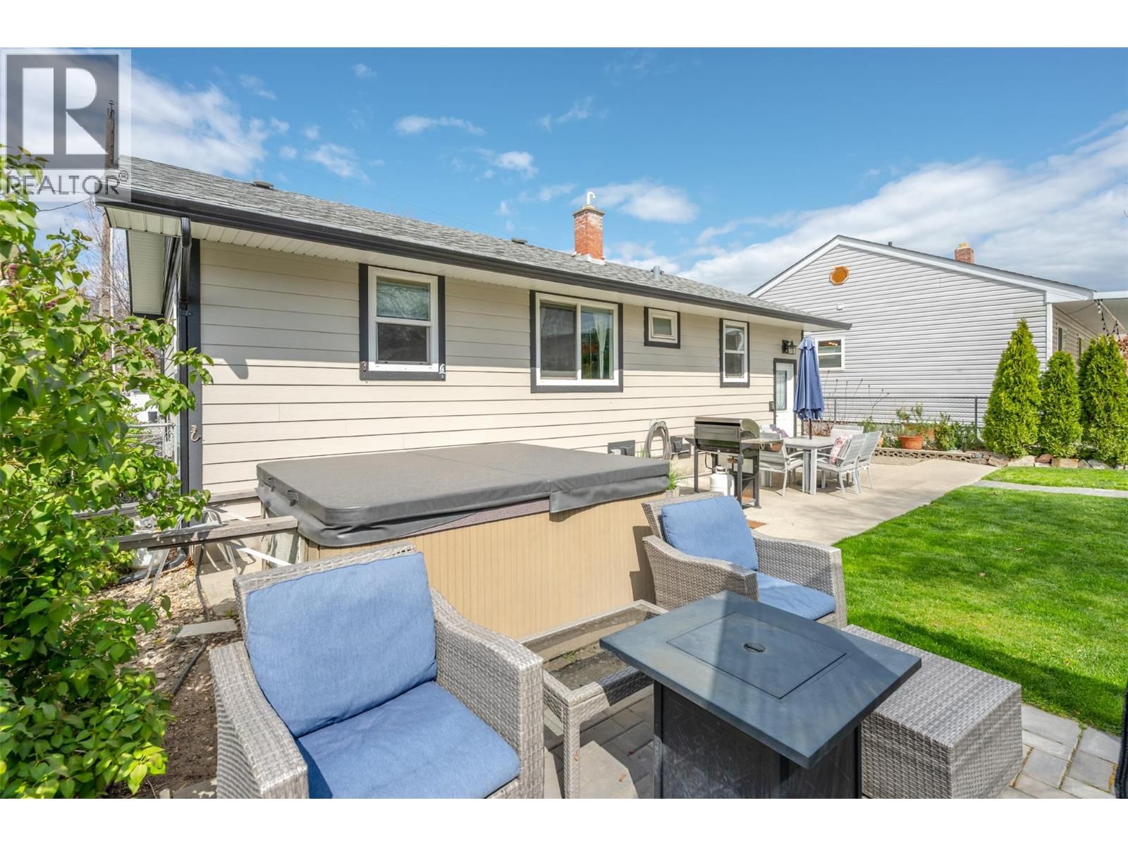 6437 BADGER STREET Image 45