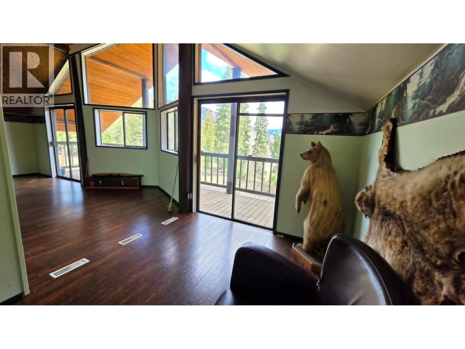 829 BOBBIE BURNS ROAD Image 18