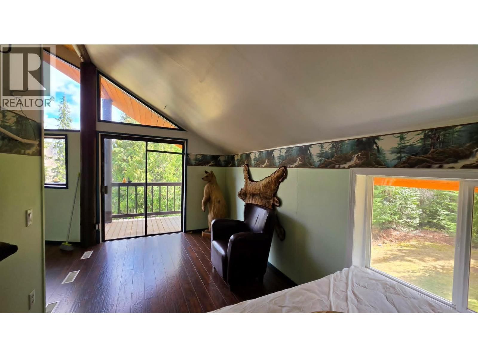 829 BOBBIE BURNS ROAD Image 21