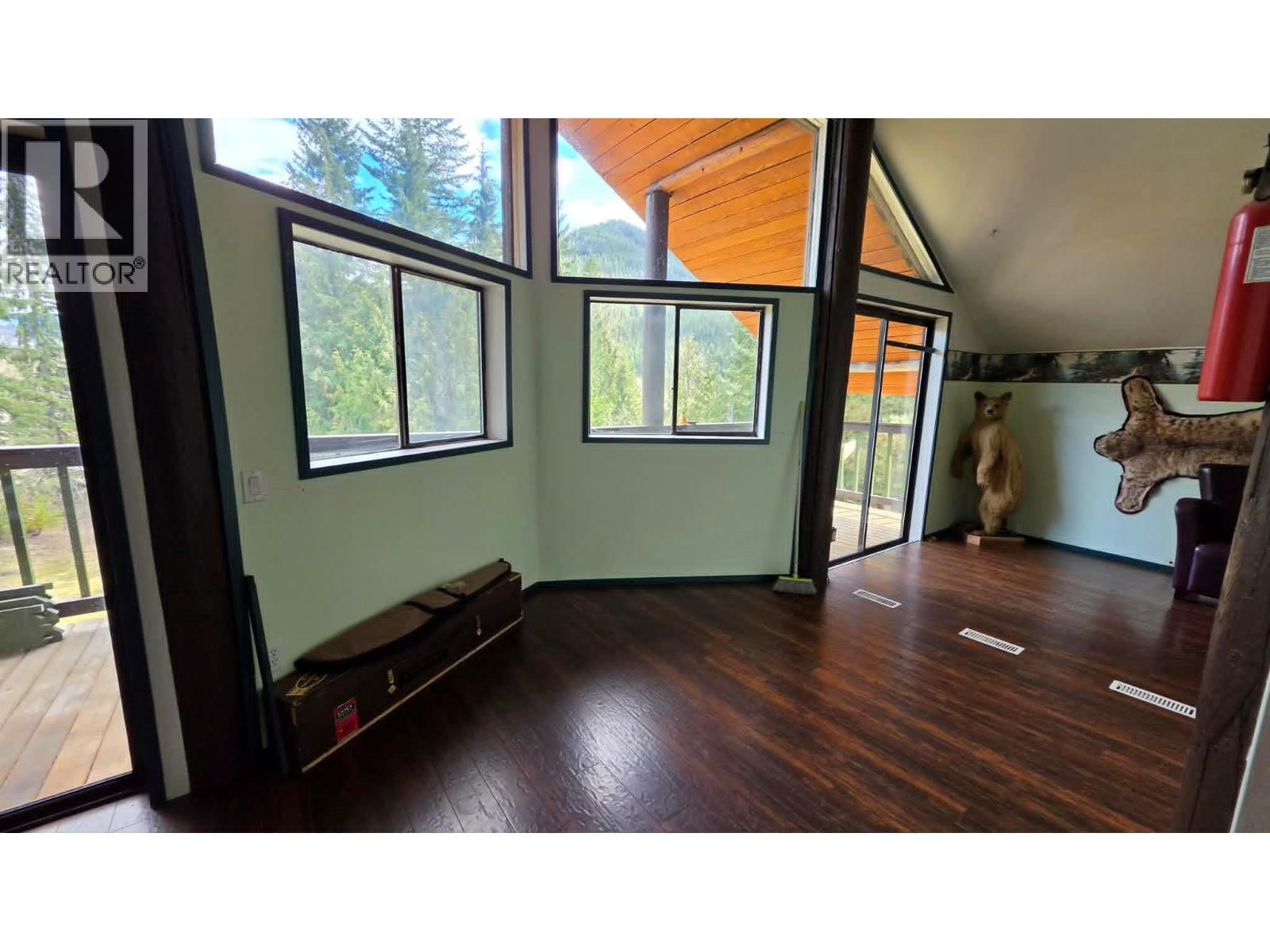 829 BOBBIE BURNS ROAD Image 22