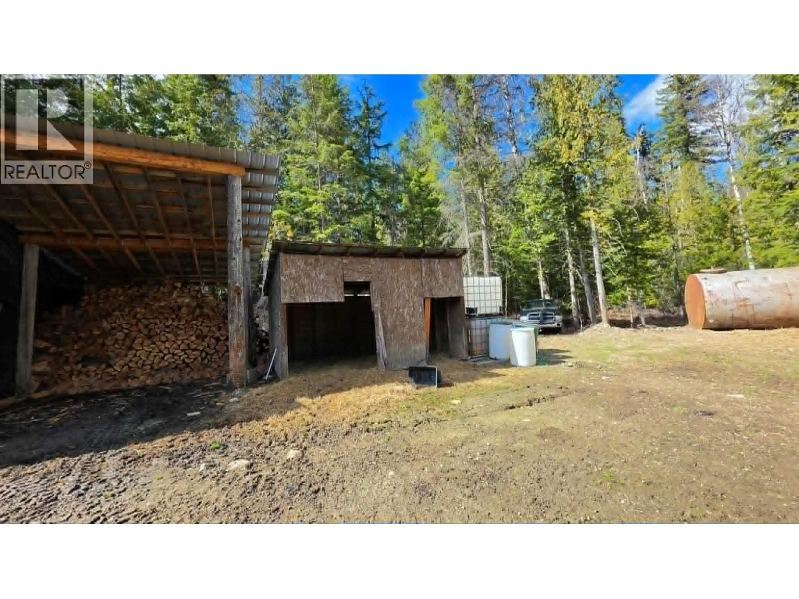 829 BOBBIE BURNS ROAD Image 32