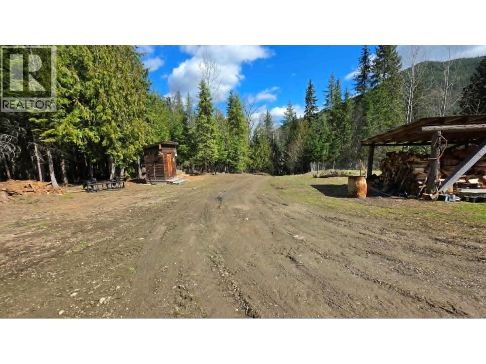 829 BOBBIE BURNS ROAD Image 33