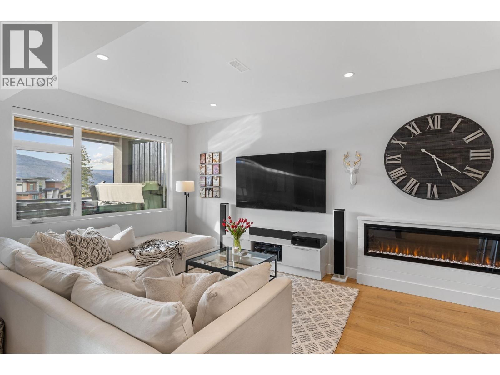 9776 CENTRESTONE CRESCENT Image 34