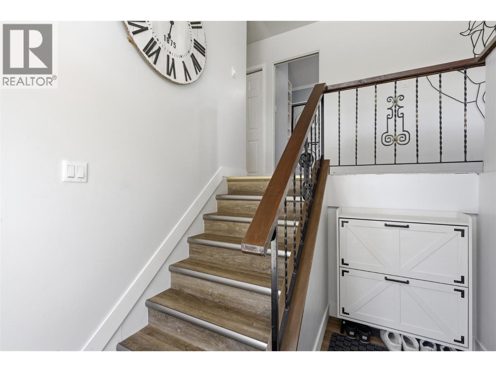 1363 SCHUBERT DRIVE Image 20