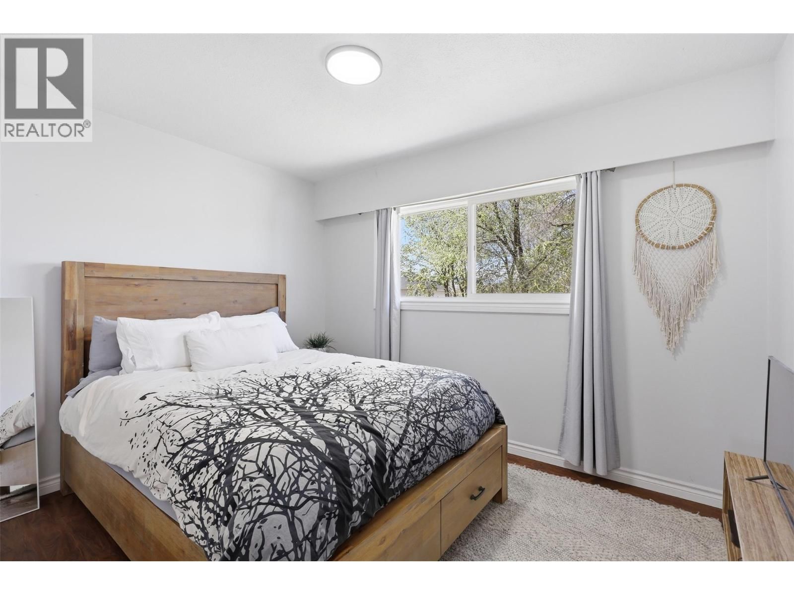 1363 SCHUBERT DRIVE Image 24