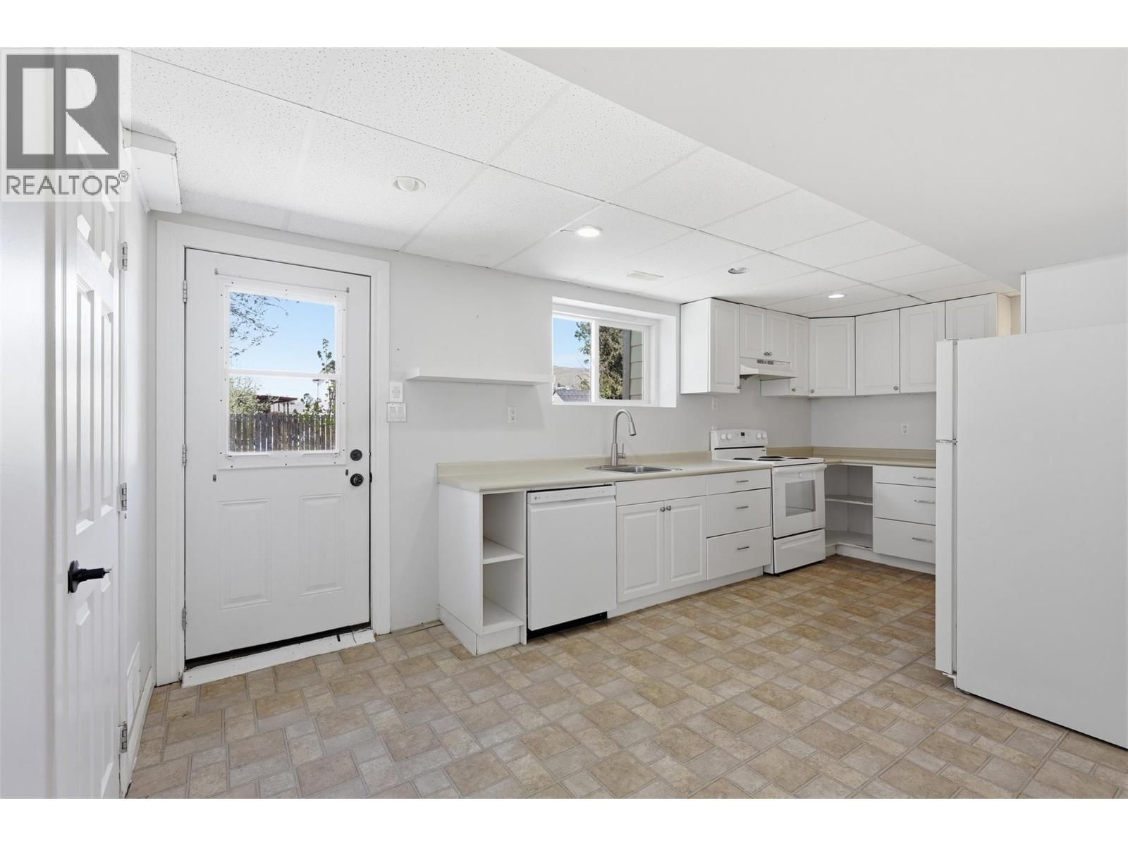 1363 SCHUBERT DRIVE Image 36