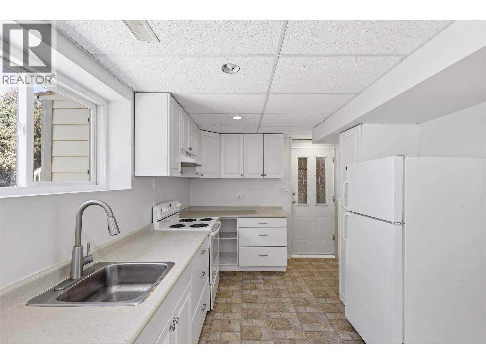 1363 SCHUBERT DRIVE Image 37