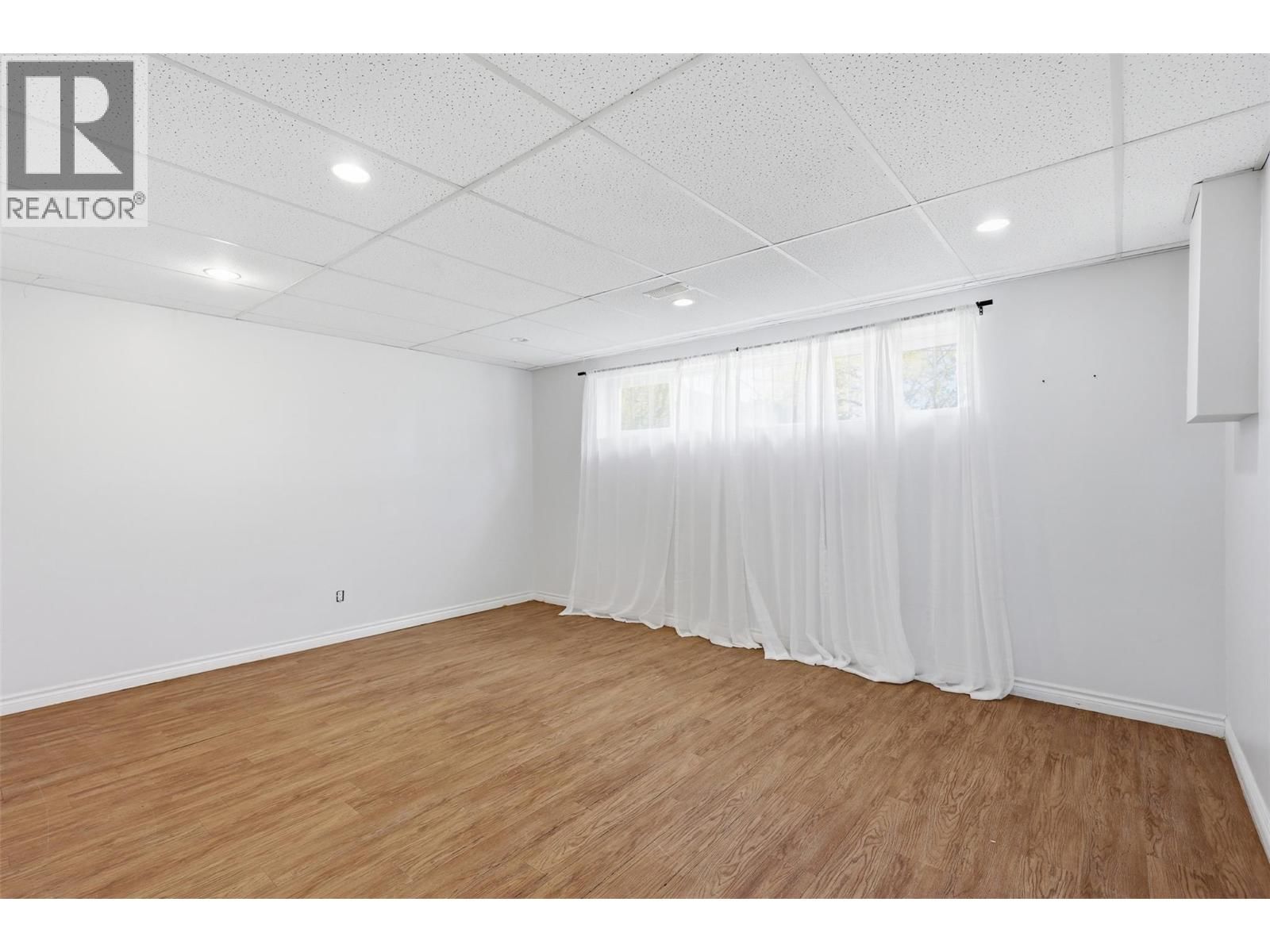 1363 SCHUBERT DRIVE Image 39