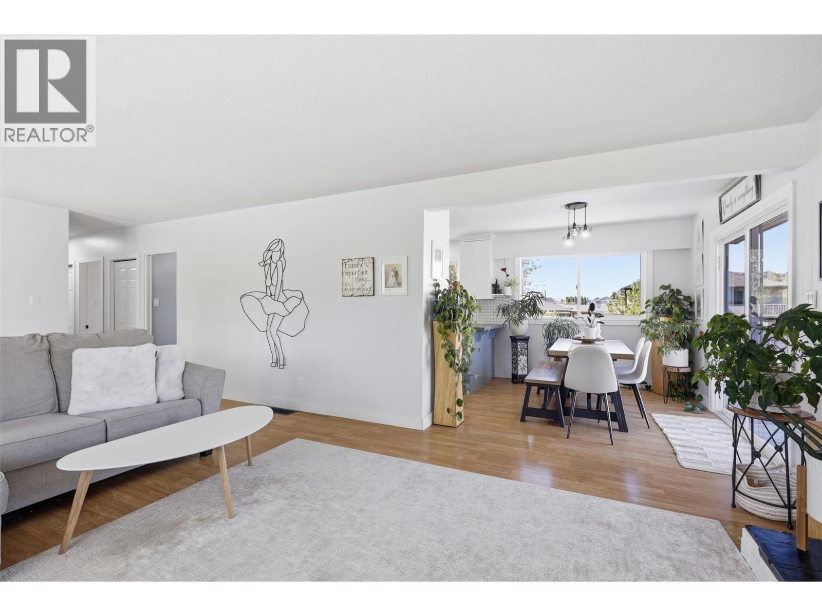 1363 SCHUBERT DRIVE Image 7