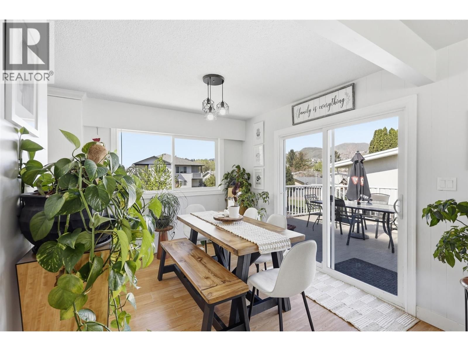 1363 SCHUBERT DRIVE Image 8