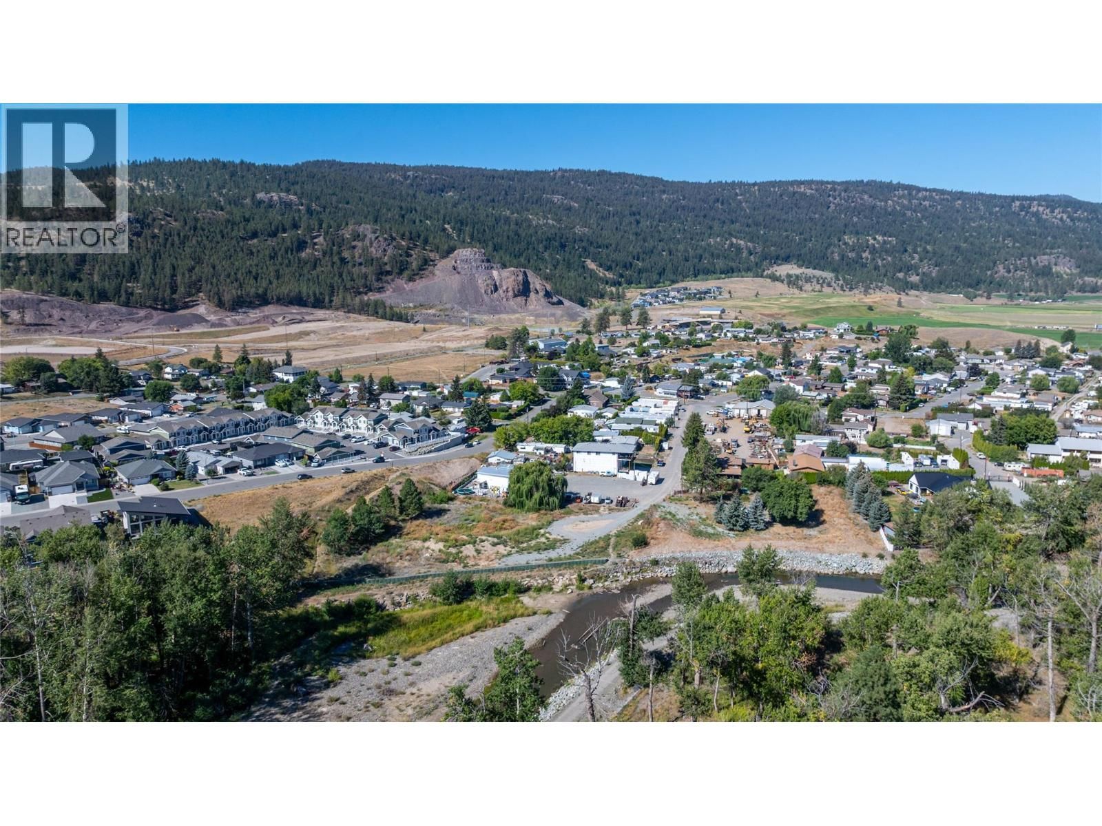 1542 WALNUT AVENUE Image 11