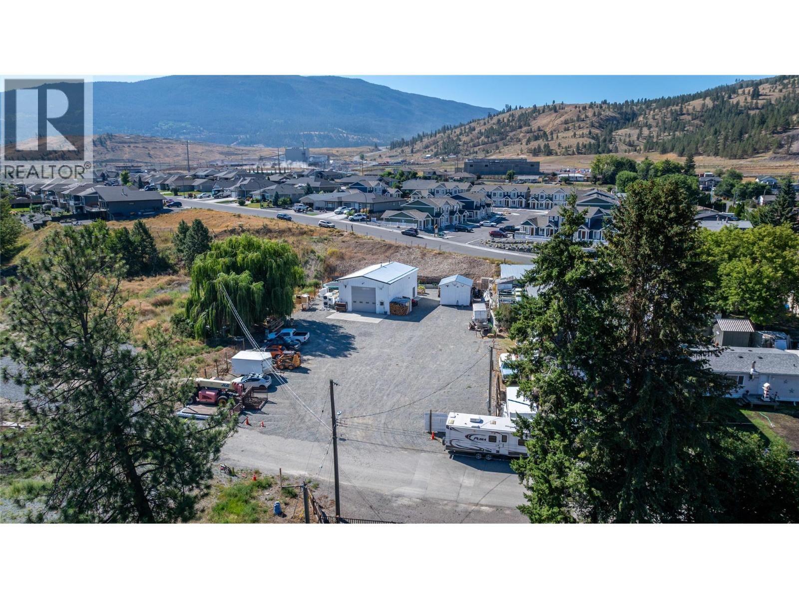 1542 WALNUT AVENUE Image 3