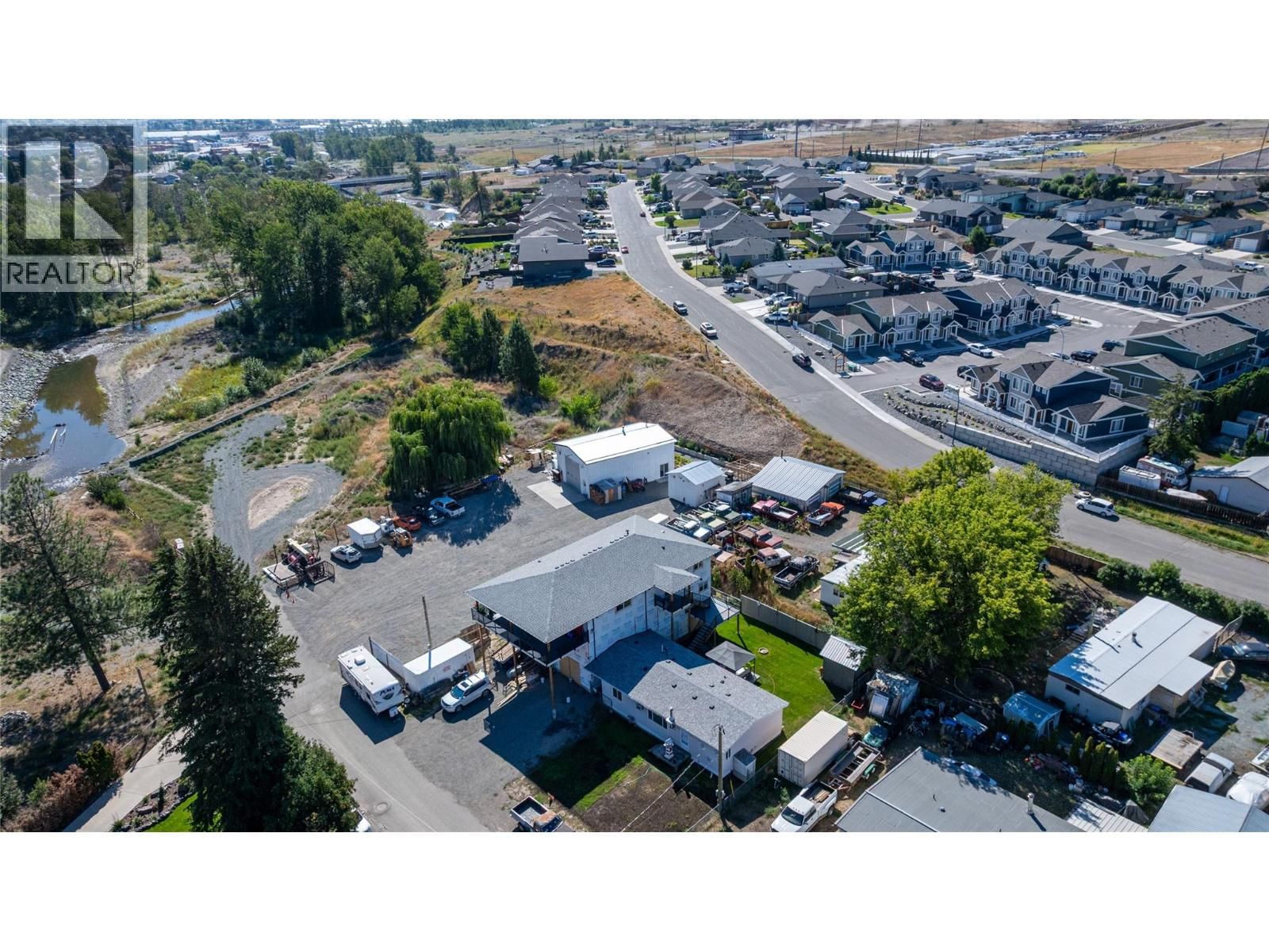 1542 WALNUT AVENUE Image 4