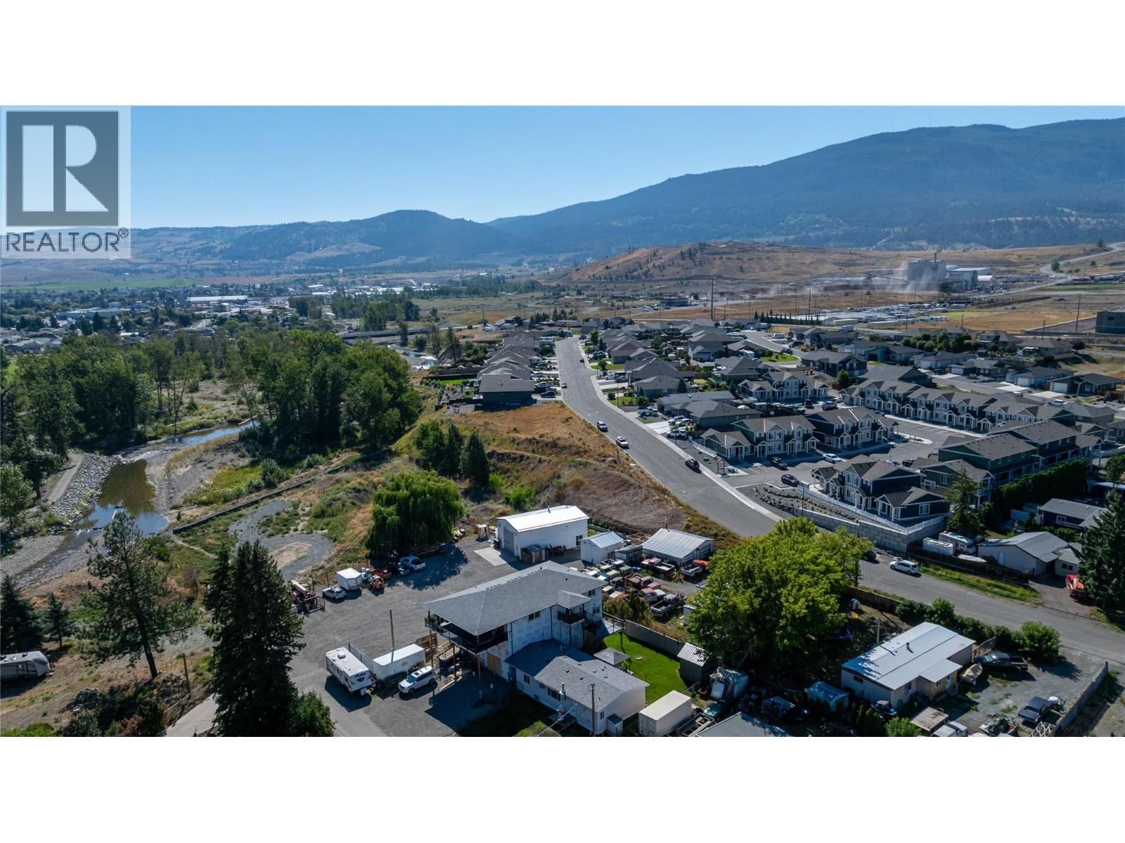 1542 WALNUT AVENUE Image 5