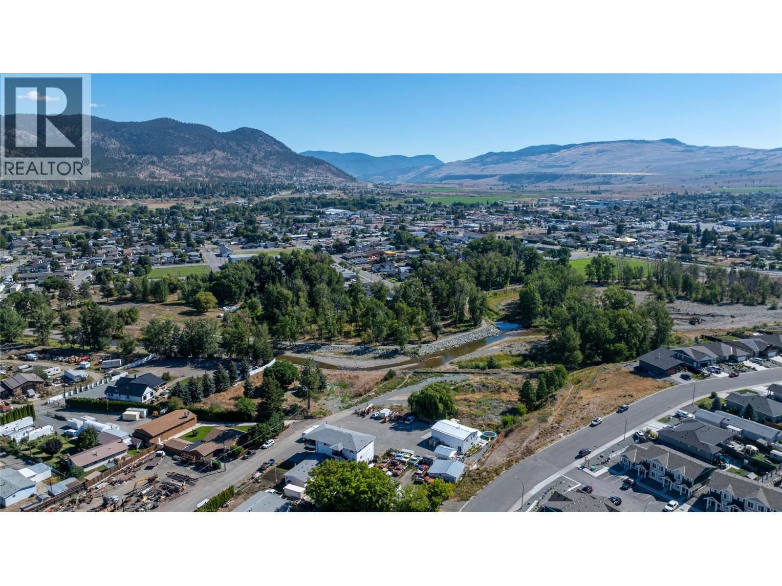 1542 WALNUT AVENUE Image 9