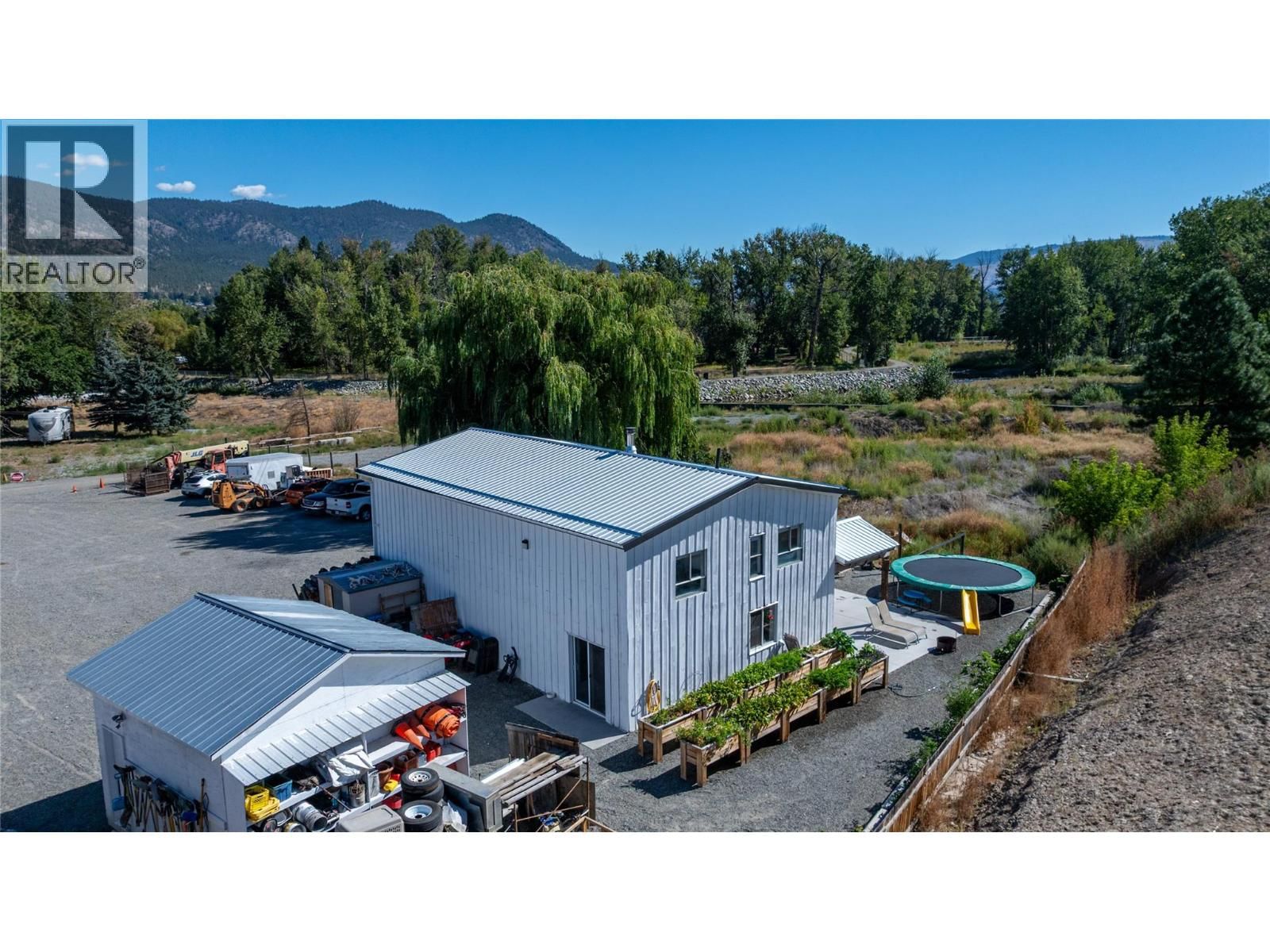 1550 WALNUT AVENUE Image 18