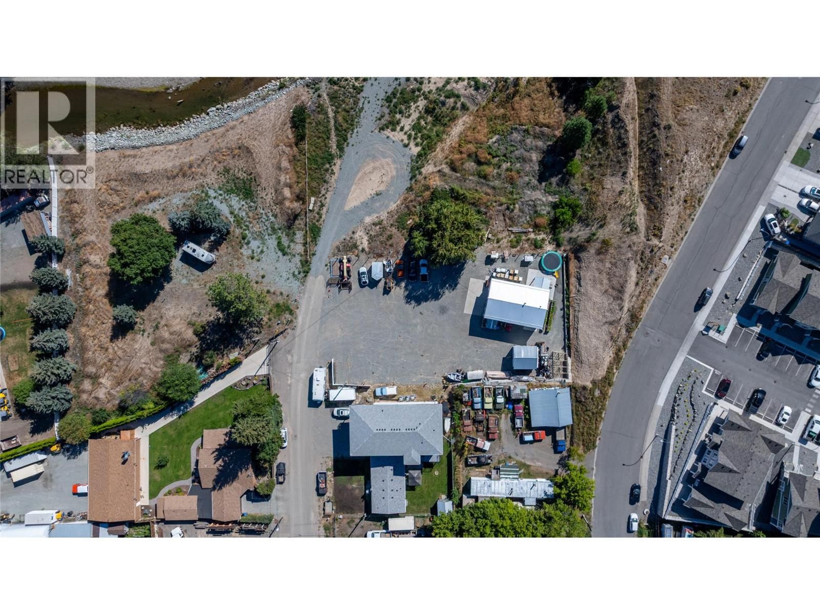 1550 WALNUT AVENUE Image 22