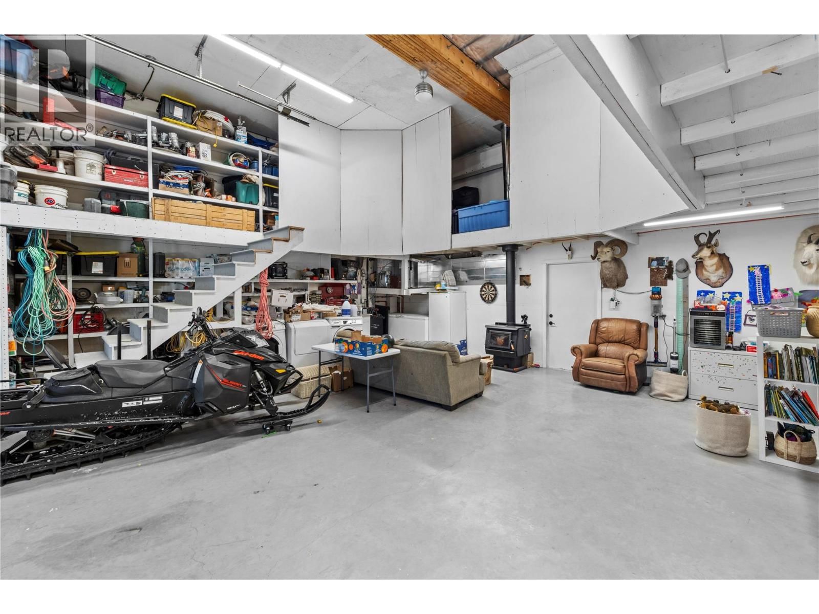 1550 WALNUT AVENUE Image 25