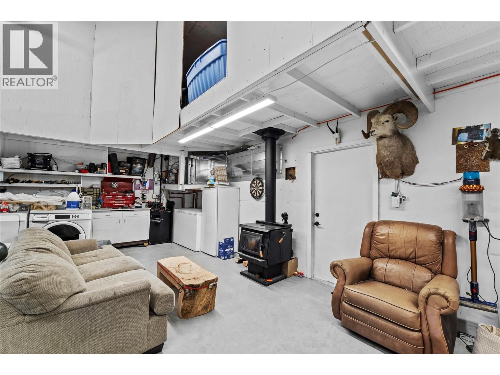 1550 WALNUT AVENUE Image 26