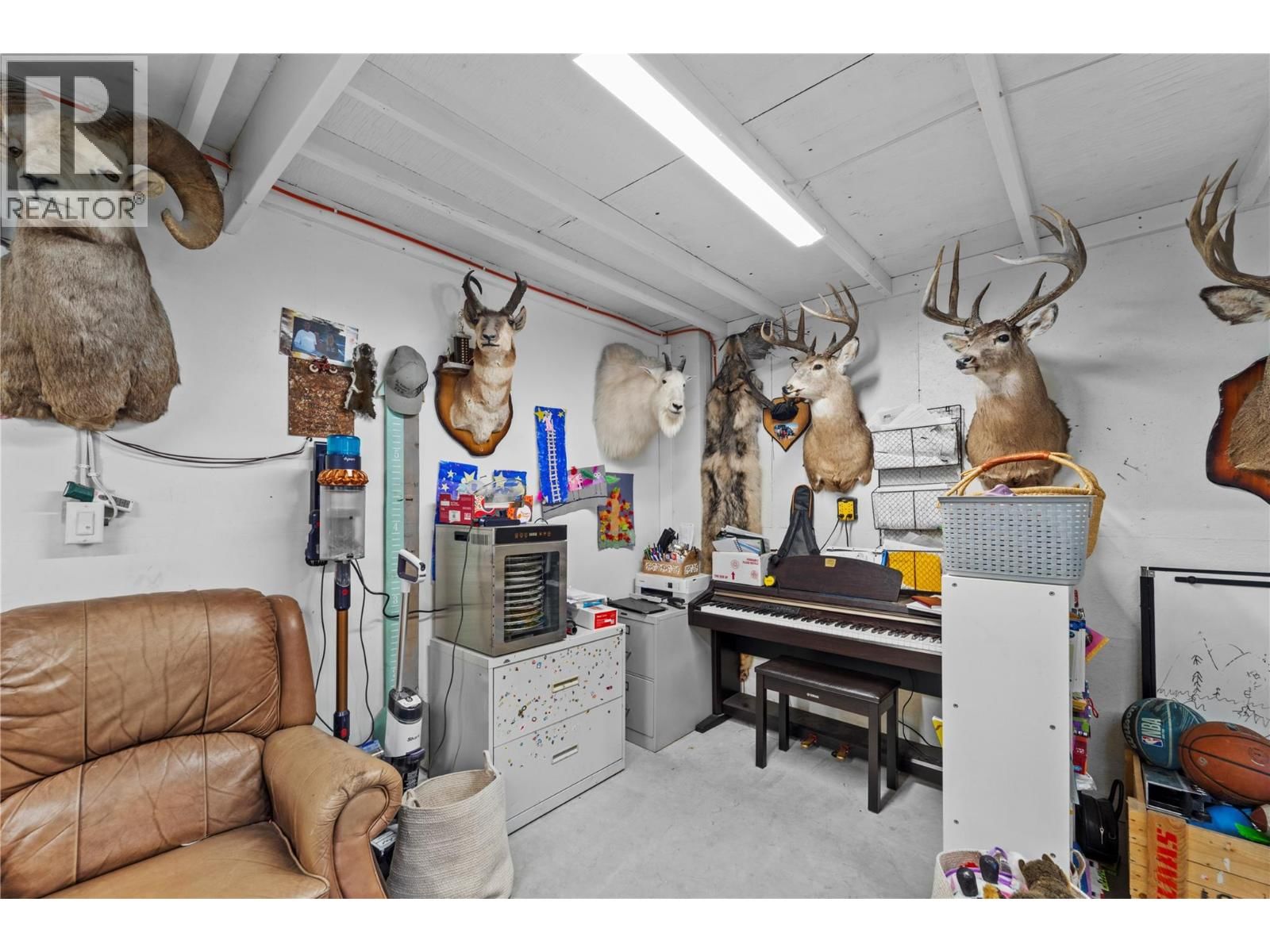 1550 WALNUT AVENUE Image 27